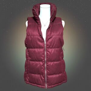 Old Navy Sz M Burgundy Quilted Puffer Vest Zip Cozy Fall Winter Layering